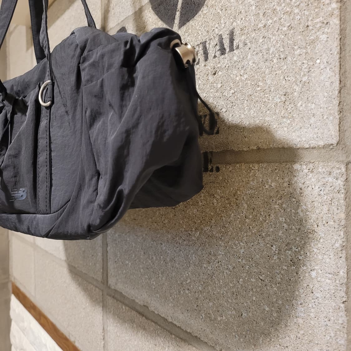 뉴발란스 글로시 리본 더블백 상품이미지4