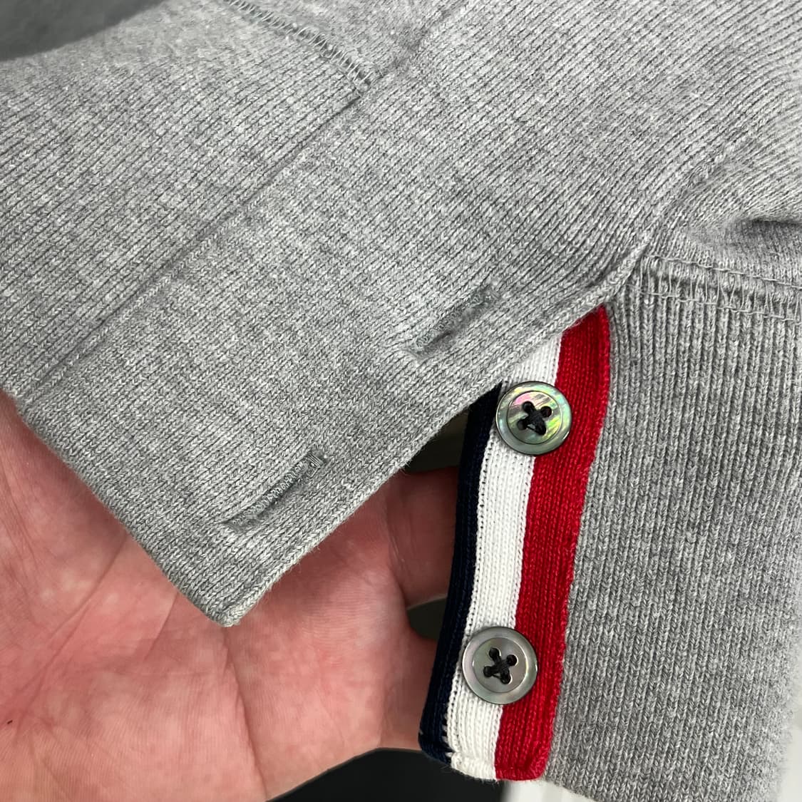 톰브라운 사선완장 맨투맨 그레이 (2사이즈) 상품이미지5