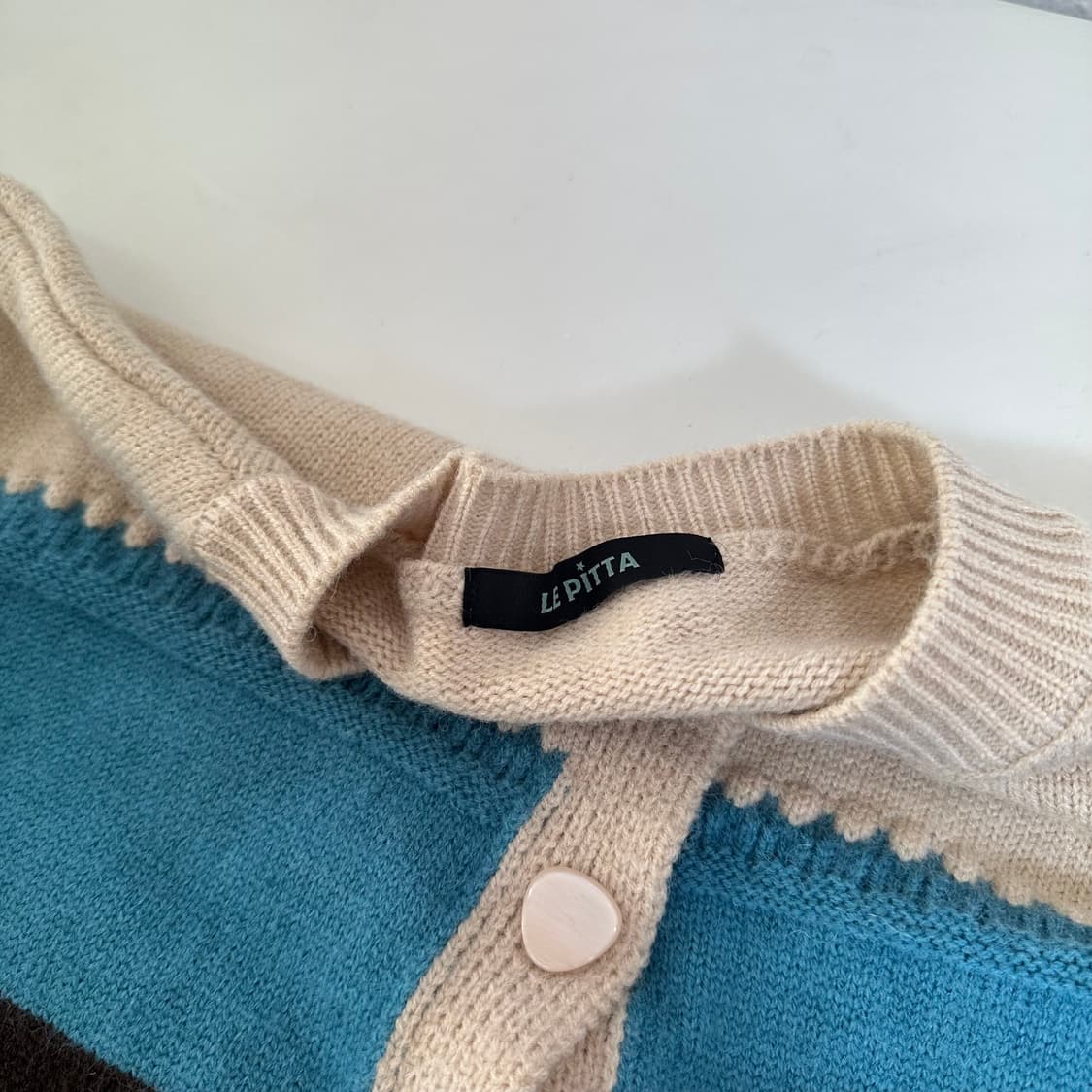 우먼M 르피타 U넥 크롭가디건 상품이미지3