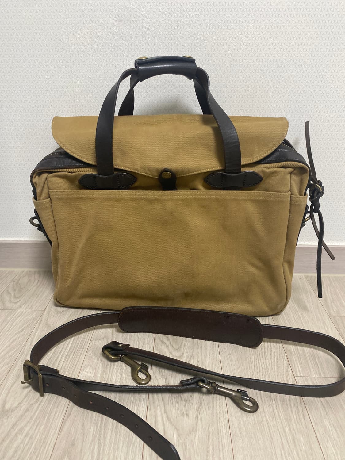 필슨 256 브리프 케이스 탄 상품이미지2