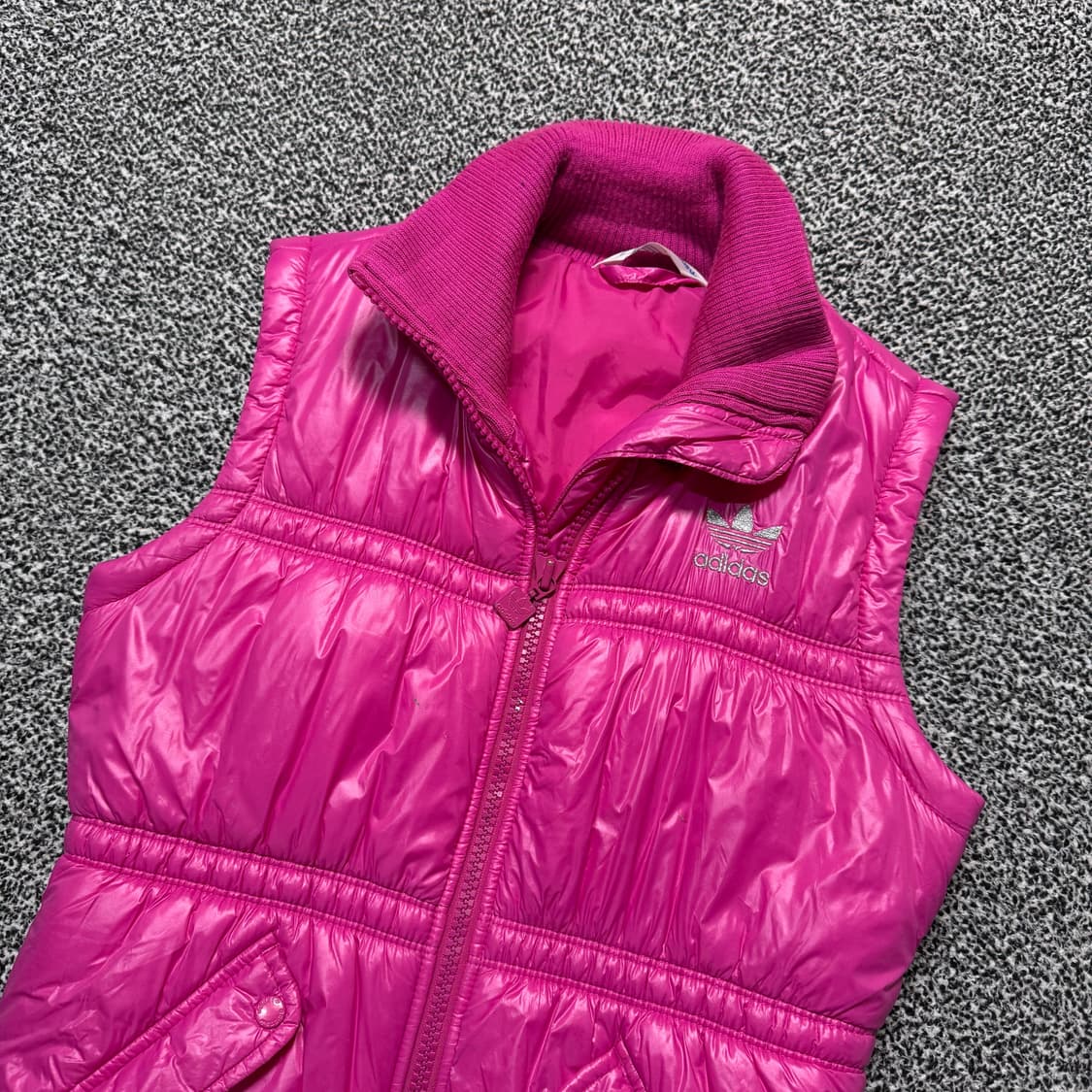 Name : 아디다스 실버로고 핑크컬러 조끼 패딩 :)  상품이미지2