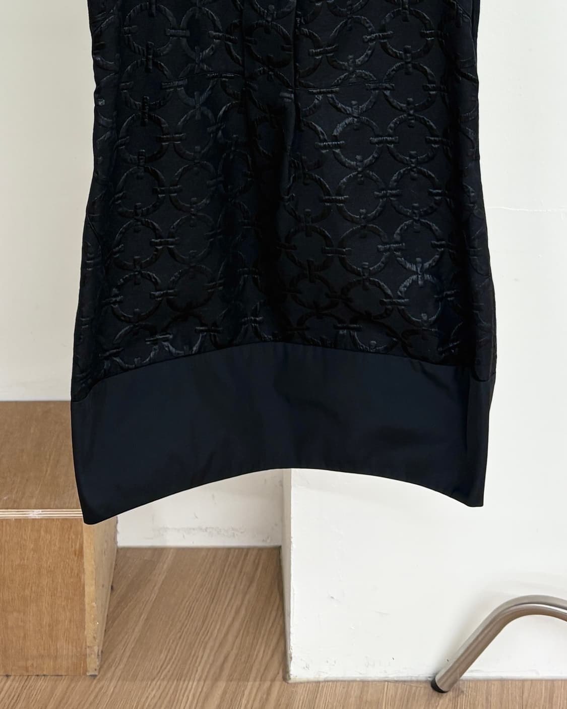 막스마라 블랙 패턴 자카드 슬리브리스 원피스 상품이미지3