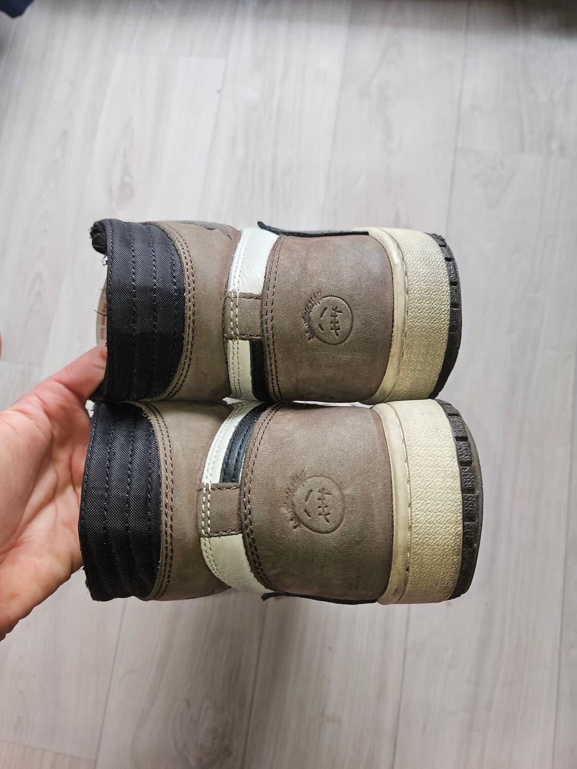 (260) 조던1 트래비스 스캇 하이 모카 상품이미지5