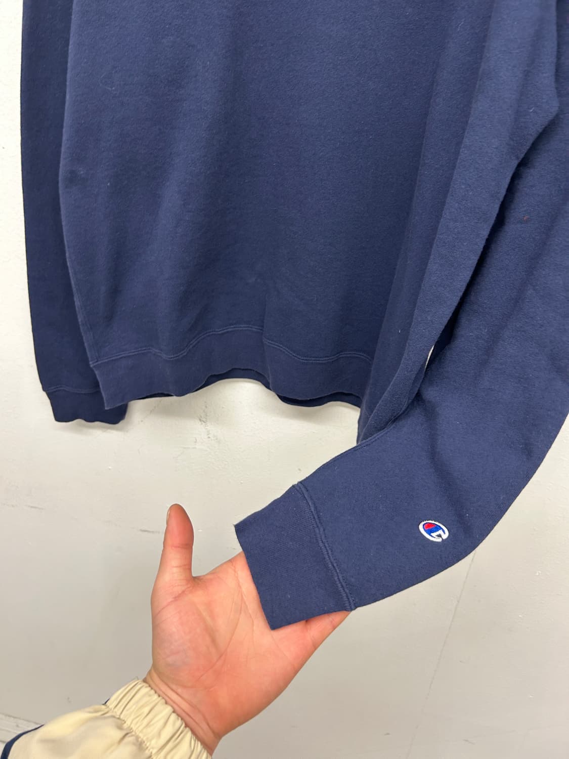 90s 챔피온 네이비 스웻셔츠 (MADE IN USA) 상품이미지2