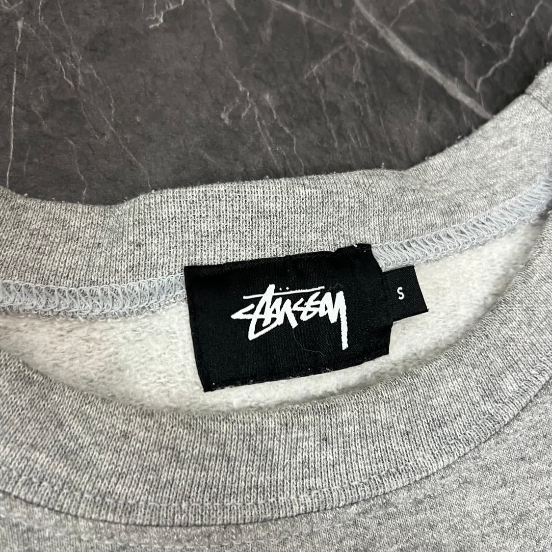 스투시 베이직로고 오버사이즈 스웻 맨투맨 그레이 상품이미지5