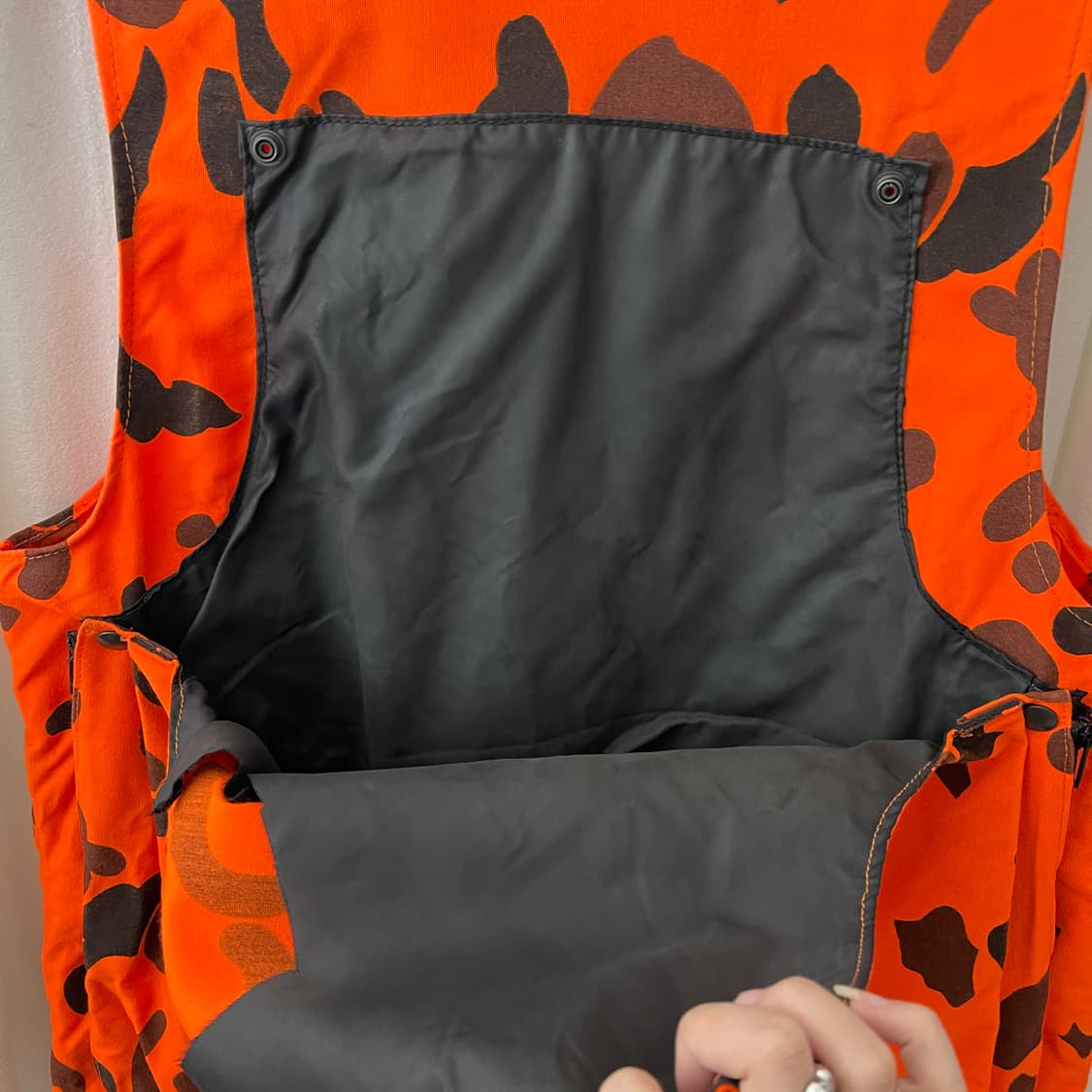 오렌지 독개구리 패턴 테크웨어 조끼 상품이미지6