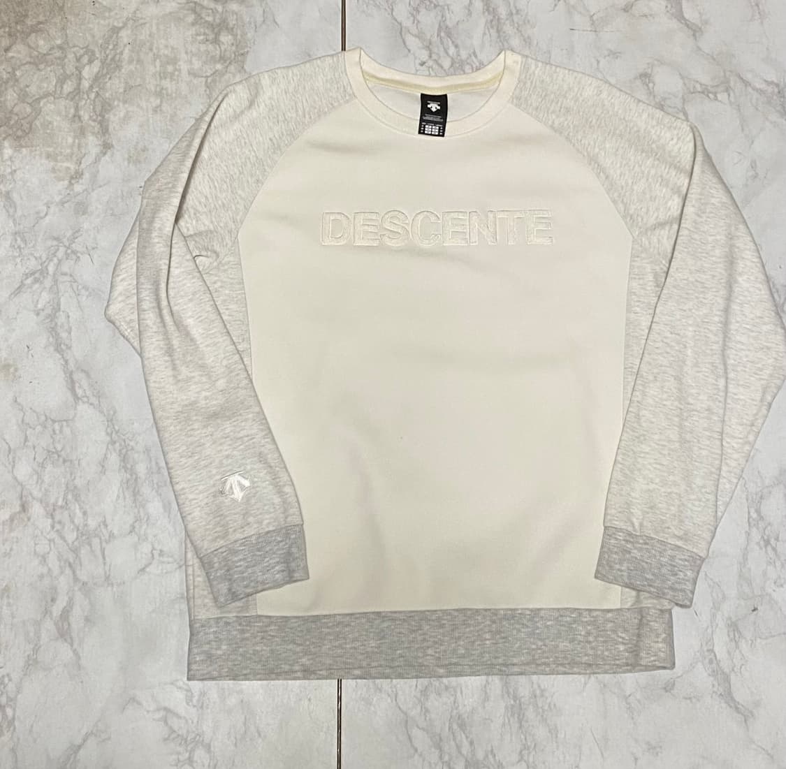 데상트 맨투맨 사이즈 100 상품이미지1