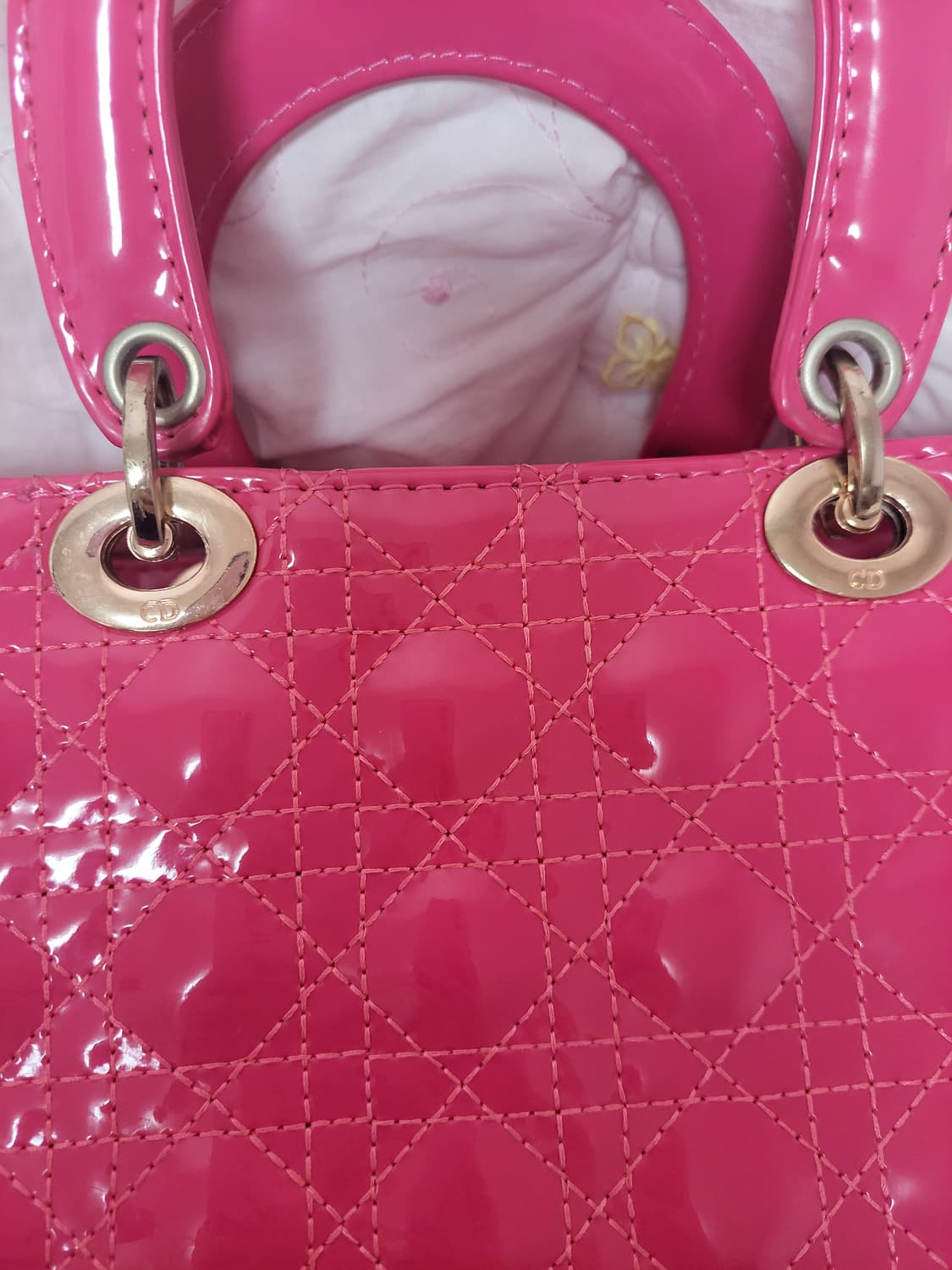 급처상태양호!디올 핑크 레이디백미듐페이던트까나쥬에나멜 가방 토트백크로스백 상품이미지4