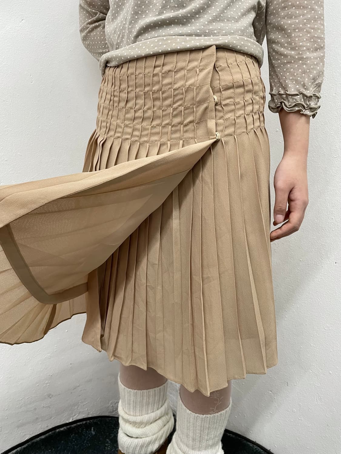 라떼 플리츠 버튼 스커트 상품이미지3