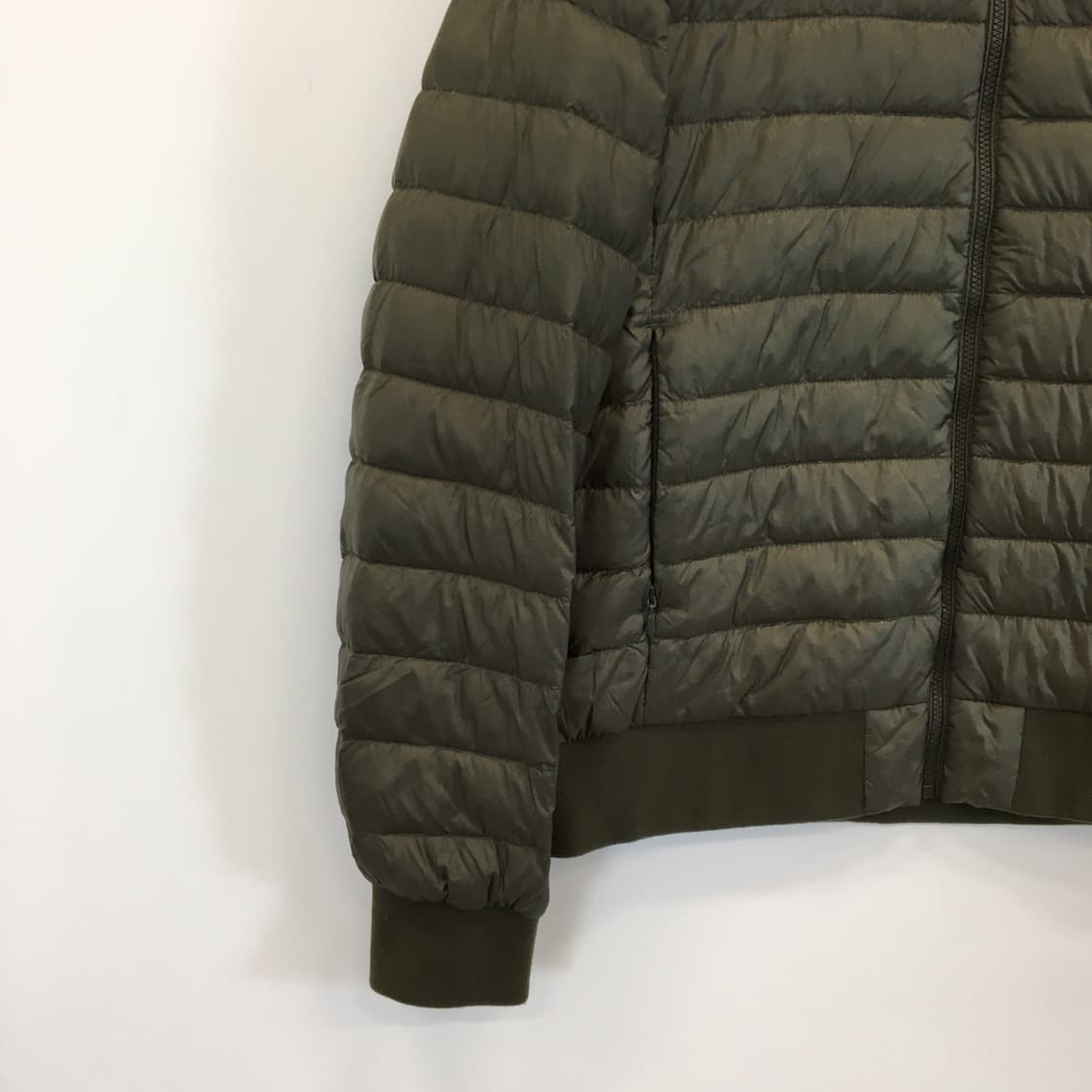 유니클로 울트라라이트다운 경량패딩 L 상품이미지3