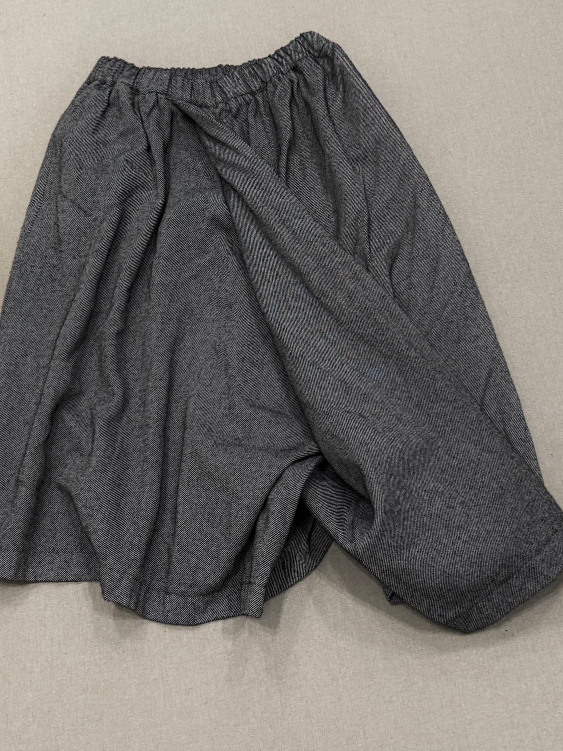 꼼데가르송 꼼꼼 15ss 비대칭 랩 스커트 팬츠 상품이미지3