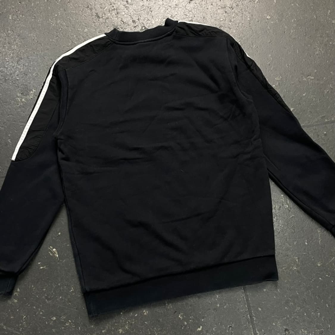 100 아디다스 삼선 맨투맨  상품이미지5