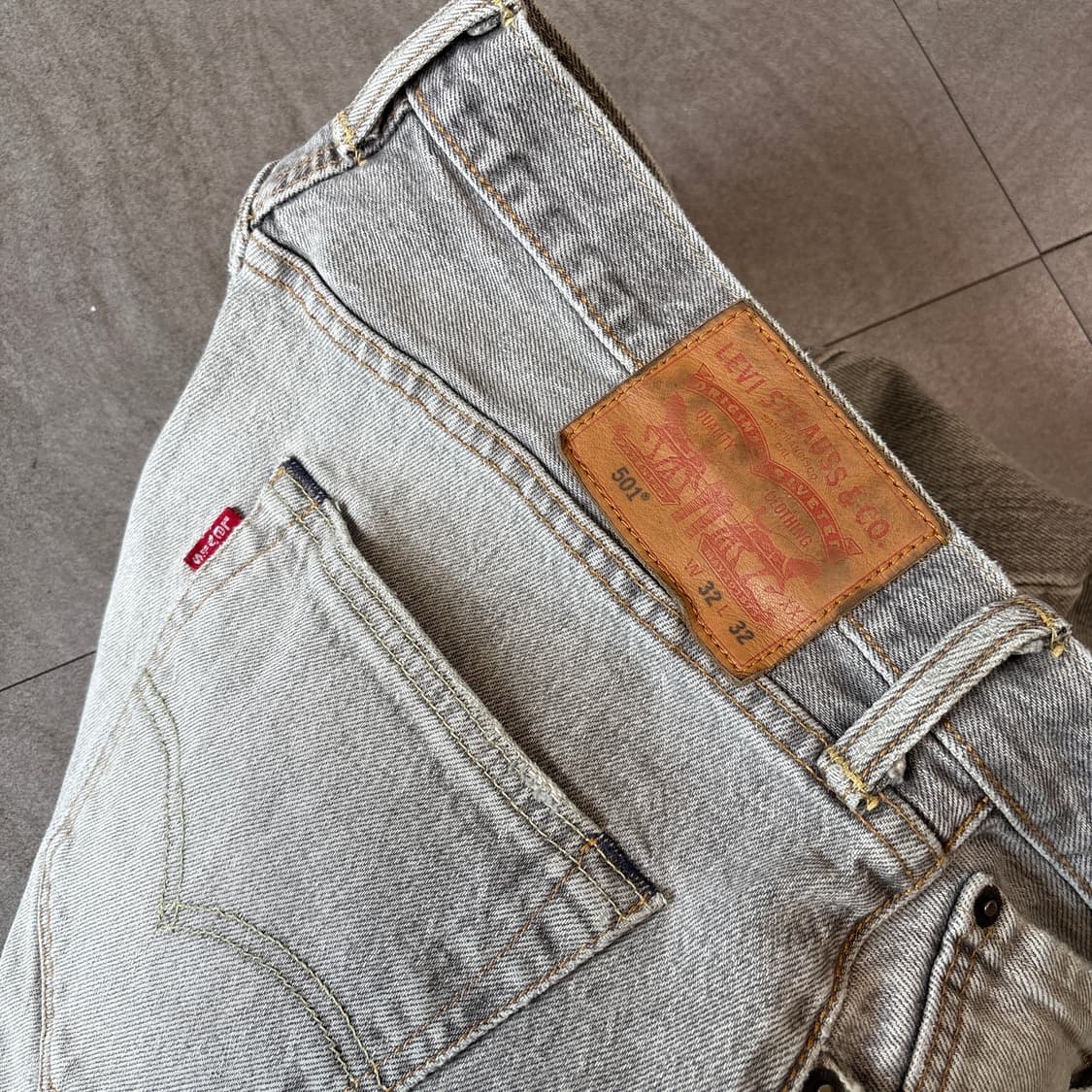 리바이스 정품 501 라이트그레이 데님 팬츠 상품이미지5