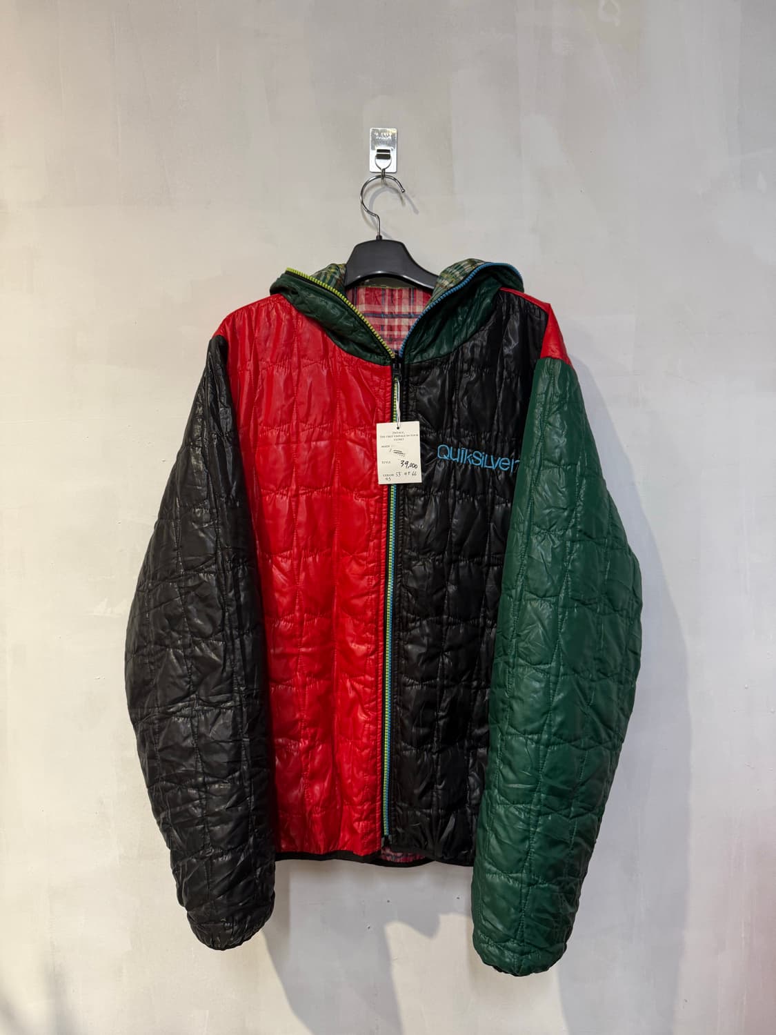 퀵실버 레드 패딩자켓 상품이미지1