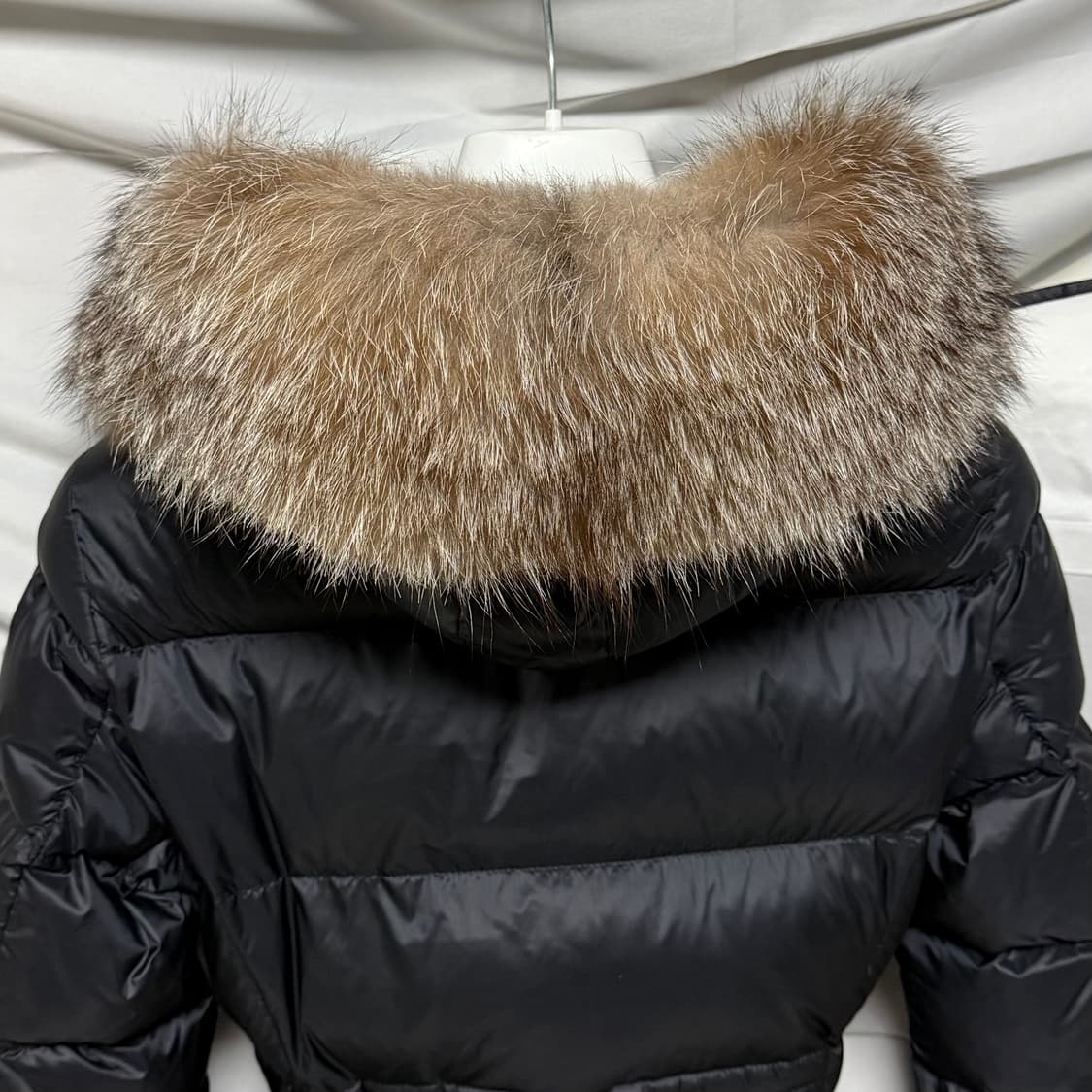 [S+급/0] 몽클레어 보에딕 여성패딩 블랙 폭스퍼 풀구성 상품이미지5