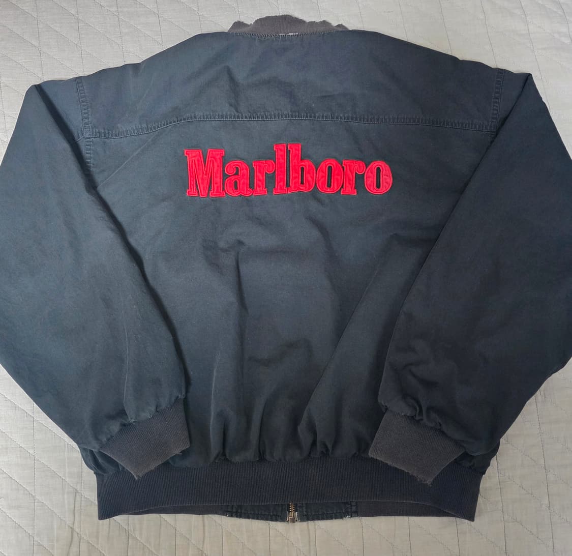 [L] 90s 빈티지 말보로 리버시블 봄버 자켓 블랙/레드 썬페이드 상품이미지1