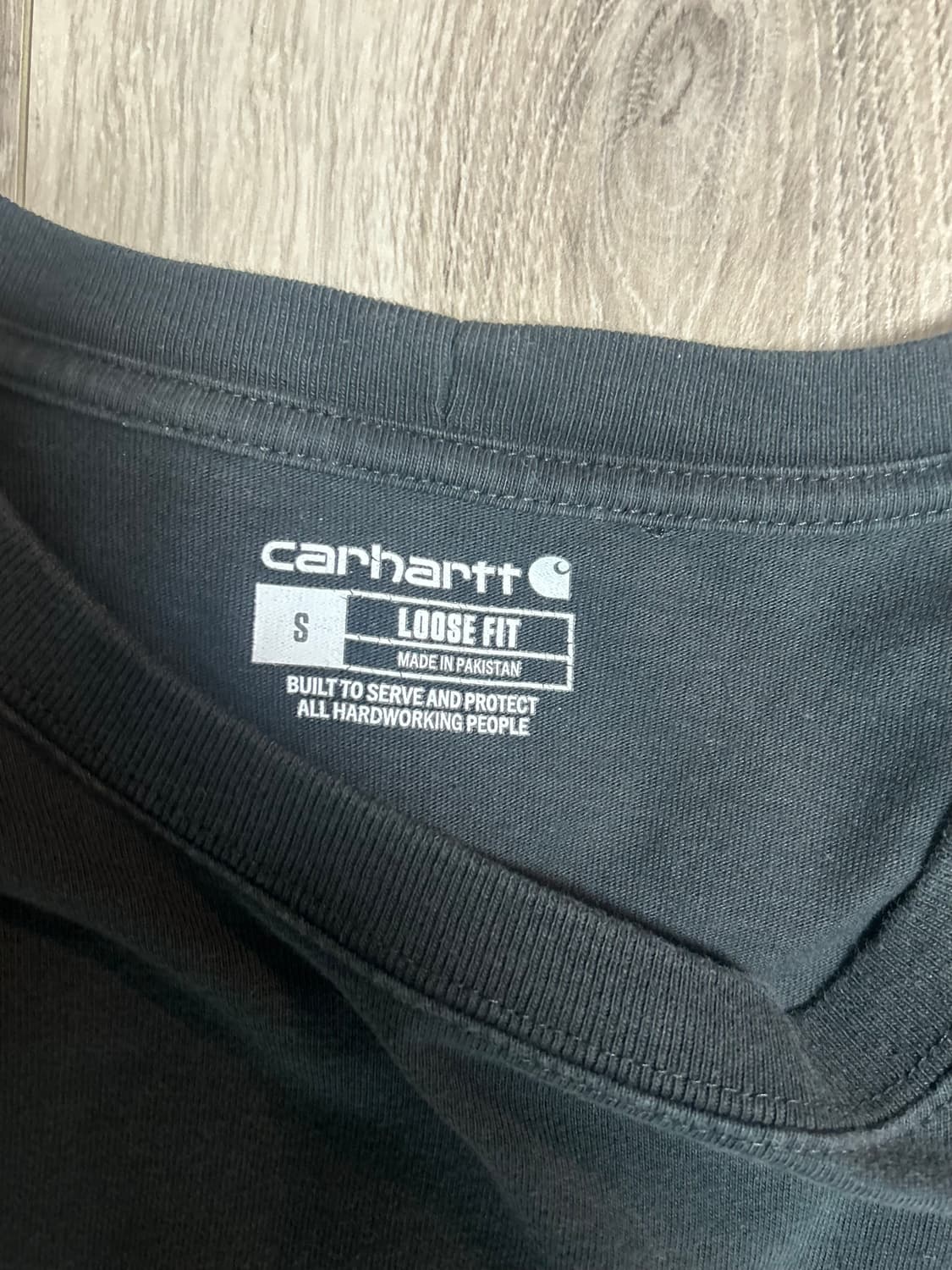 칼하트 루즈핏 포켓 블랙 티셔츠 상품이미지3