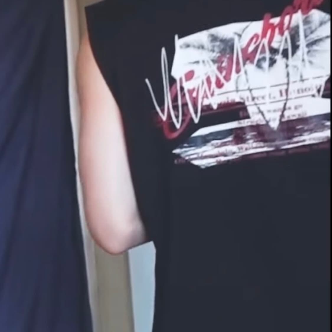 [L] Gainsboro 게인스보로 블랙 라운드 나시 상품이미지5