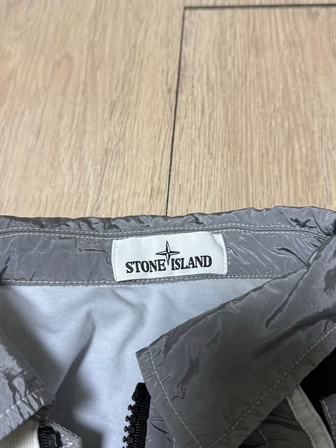 18fw 스톤아일랜드 나일론메탈 오버셔츠 아이스 색상 L 상품이미지4