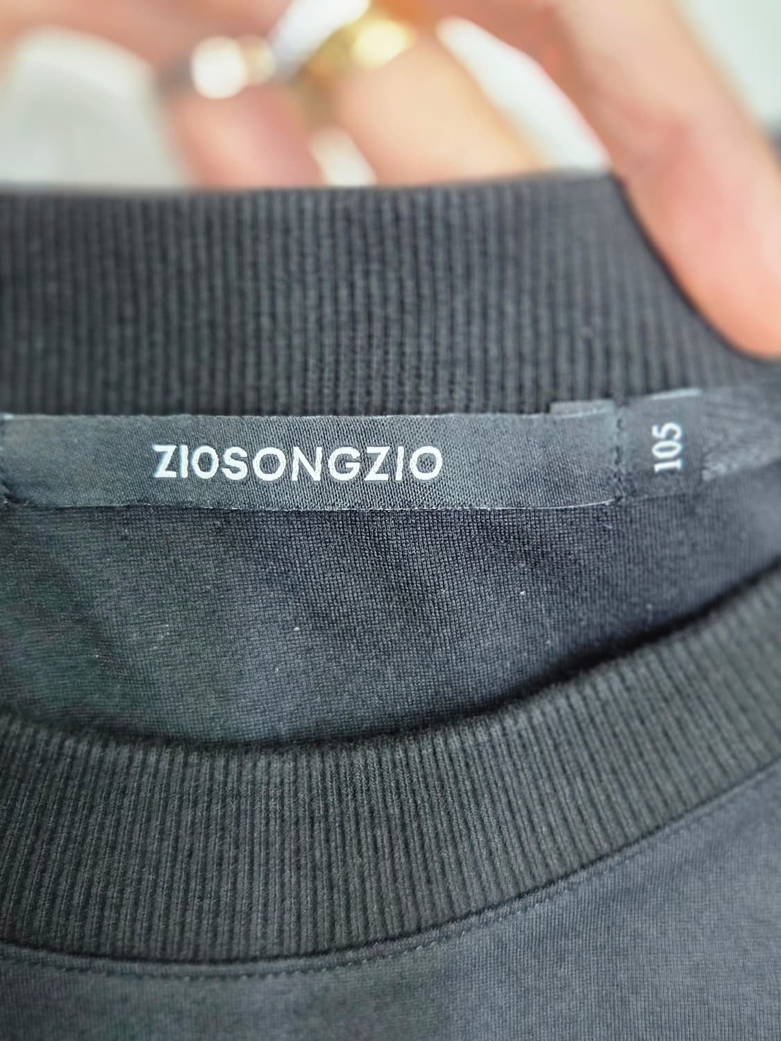 송지오 블랙 맨투맨 105 상품이미지5