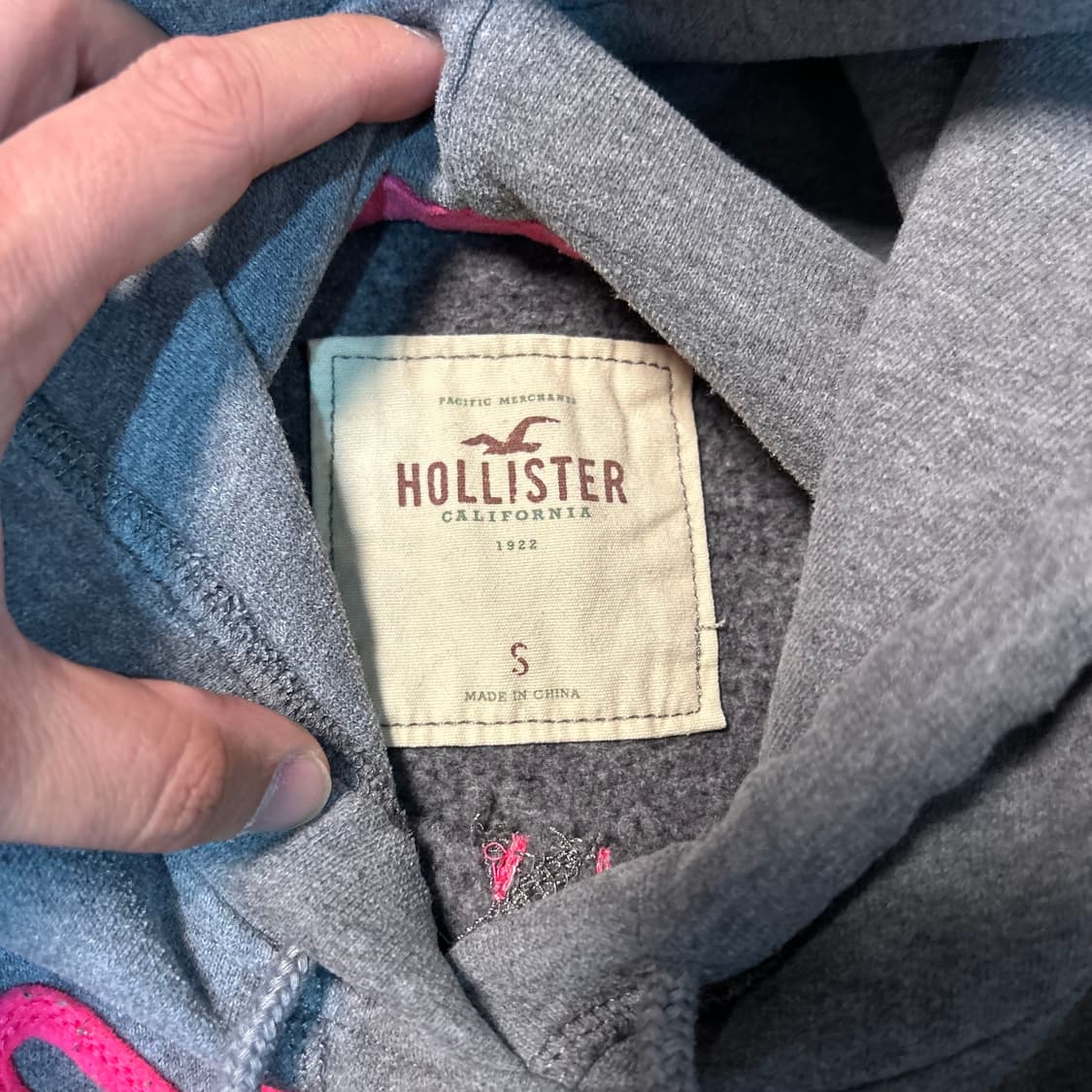 [S] 홀리스터 핑크 패치 로고 그레이 후드티 상품이미지3