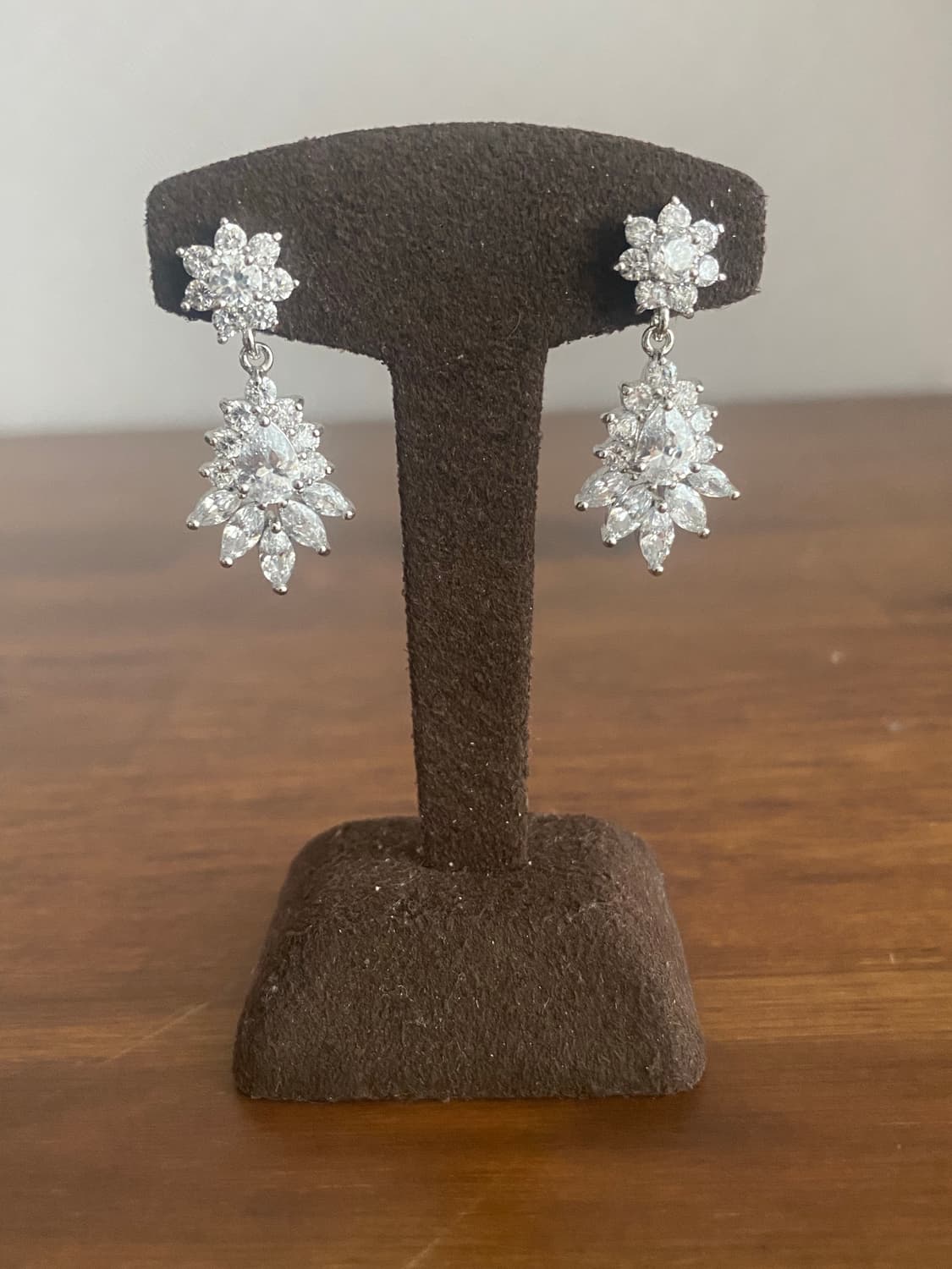 물방울 모티브 큐빅 귀걸이 상품이미지4