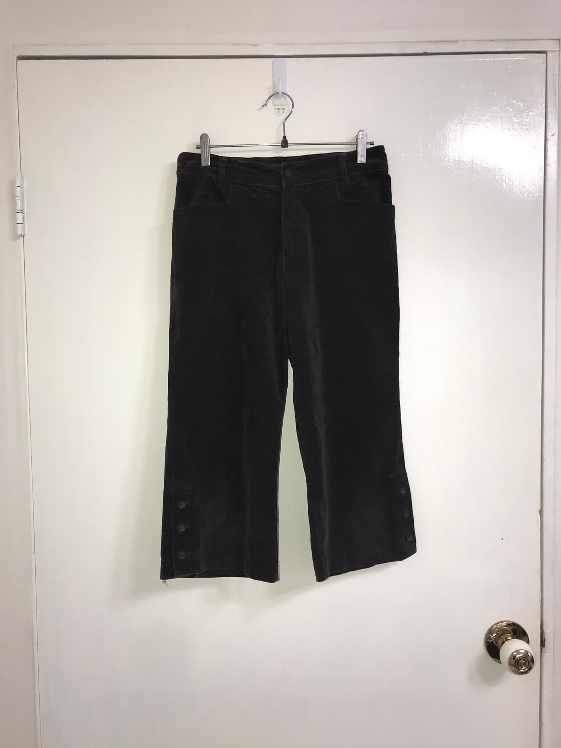 Button Detail Corduroy Capri Pants 상품이미지4