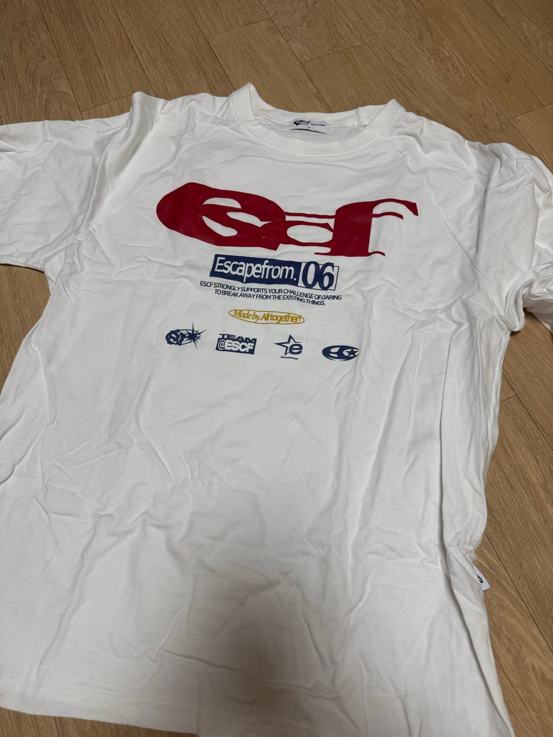 이스케이프프롬 롱슬리브 상품이미지1