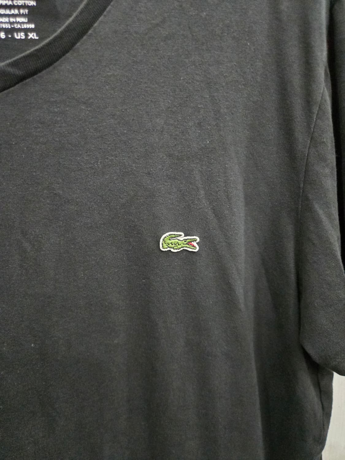 XL,105)) LACOSTE 라코스테 브이넥 반팔티셔츠! 블랙 색상! 상품이미지2