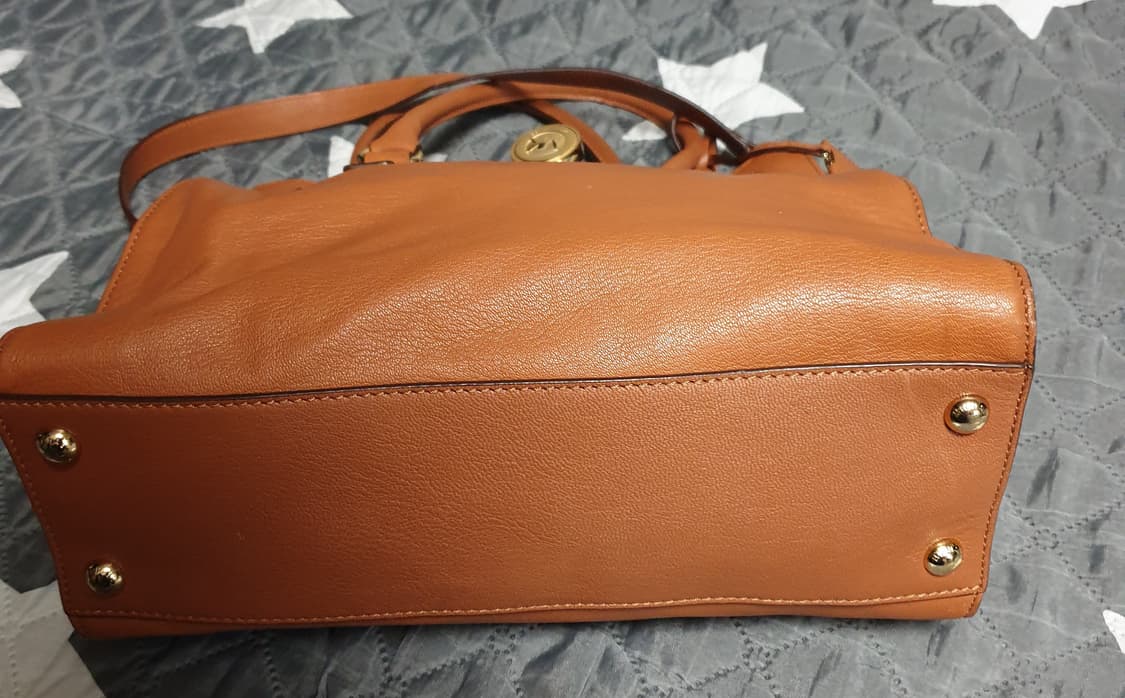 마이클코어스 금장 가죽 헤밀턴 사첼 백 브라운 상품이미지4