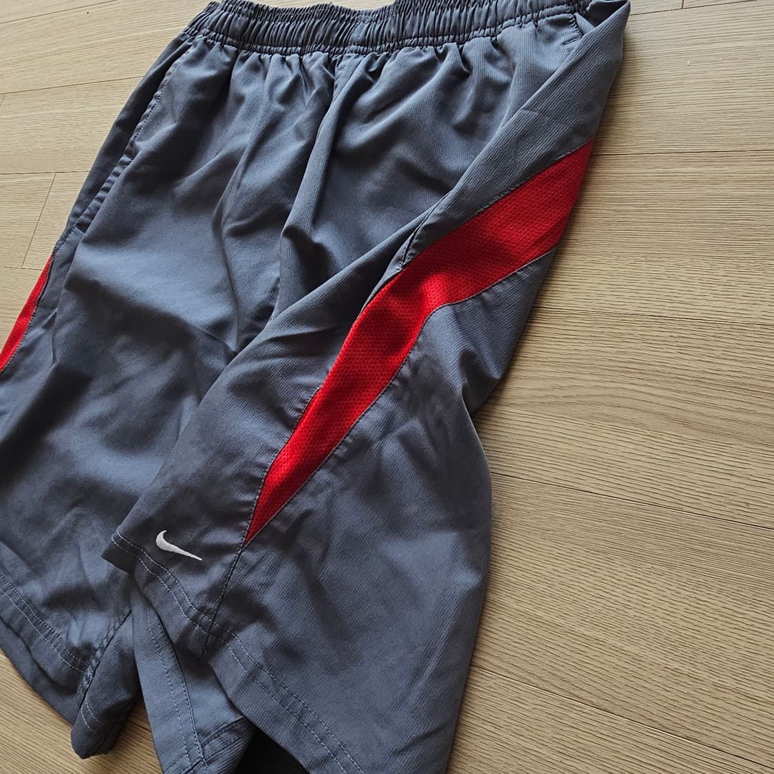 30 31 32 ) 나이키 그레이 런닝 러닝 트레이닝 반바지 그레이 레드 상품이미지3