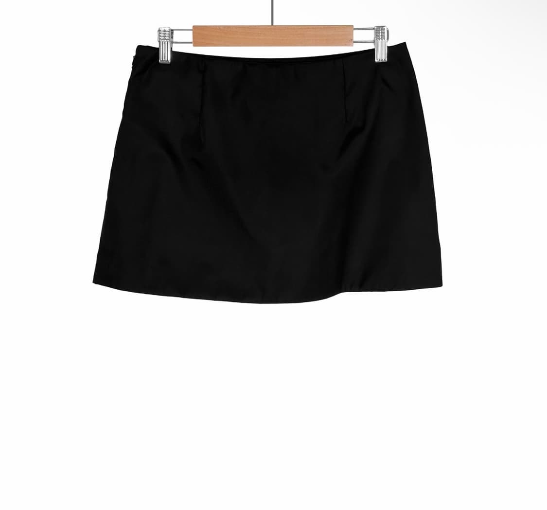 [40] 프라다 여성 빅 삼각로고 리나일론 미니 스커트 치마 블랙 상품이미지2