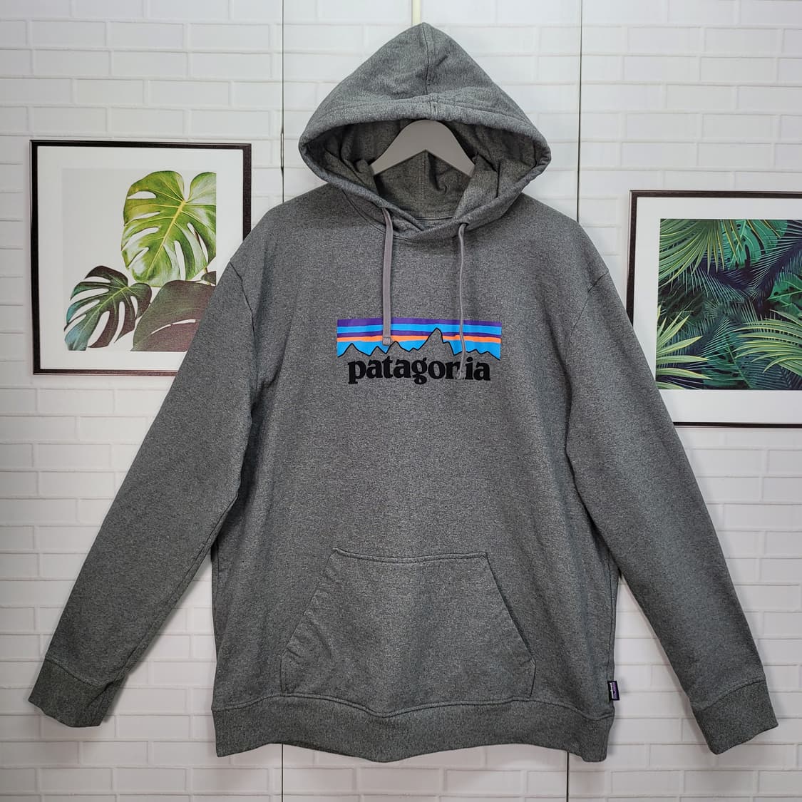 파타고니아 빅 로고 그레이 후드티 후드 티셔츠 2XL사이즈 상태최상 상품이미지1