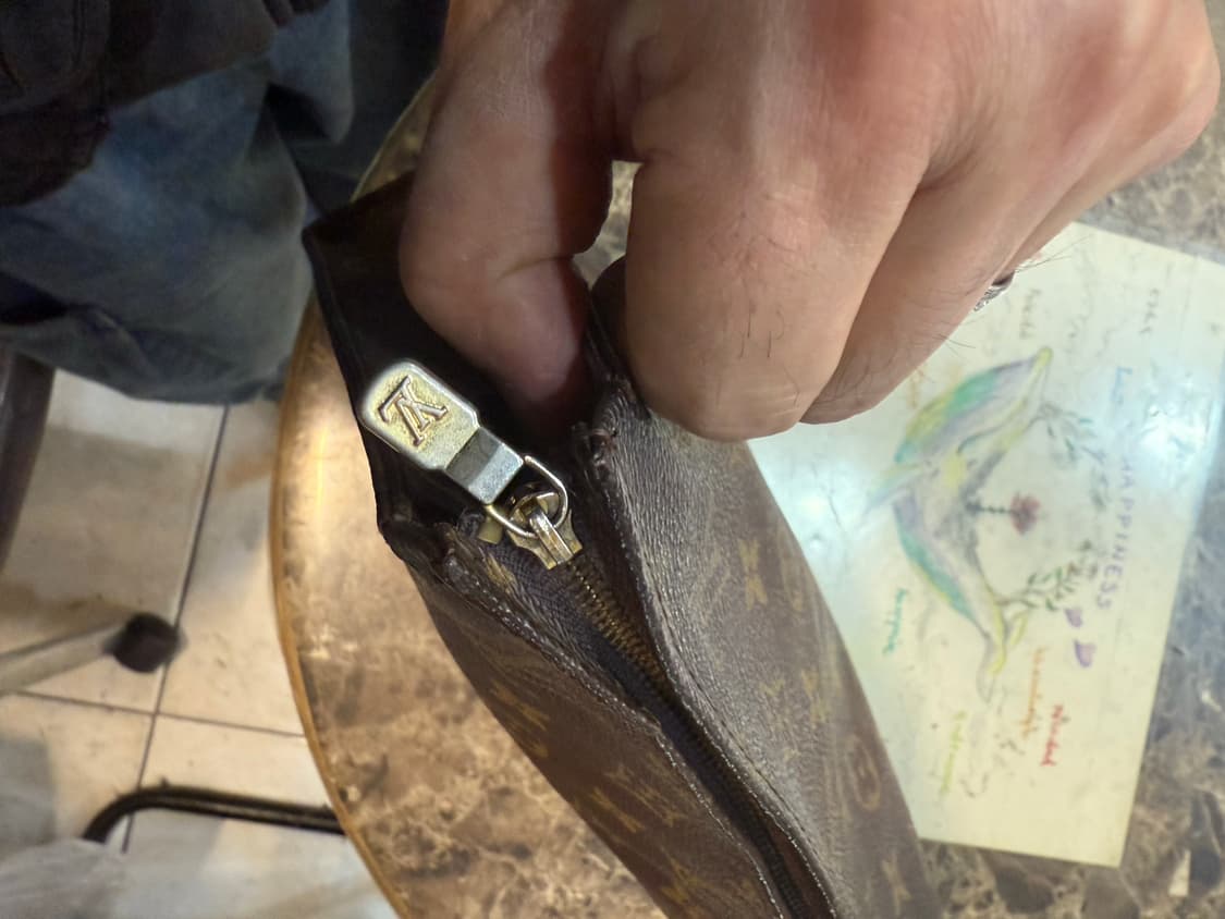 정품 루이비통 모노그램 포쉐트 토일렛 26 팝니다 상품이미지10