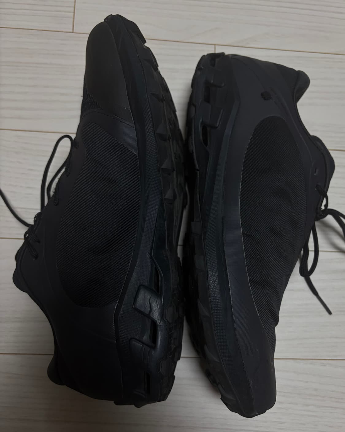 파프 온 클라우드벤쳐 피크 올 블랙 265 상품이미지2