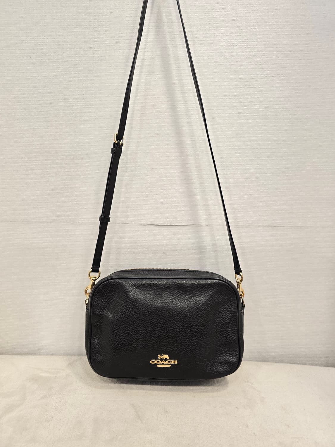 코치 제스 블랙 가죽 크로스백 가방 상품이미지1