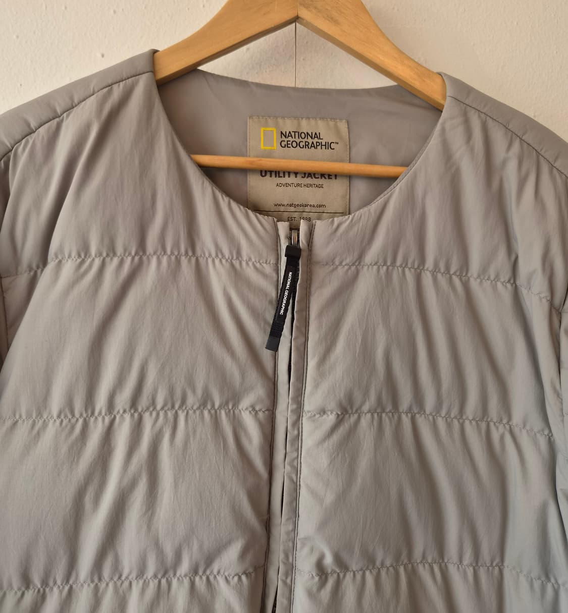 내셔널지오그래픽 남성 노카라덕다운경량패딩 상품이미지2