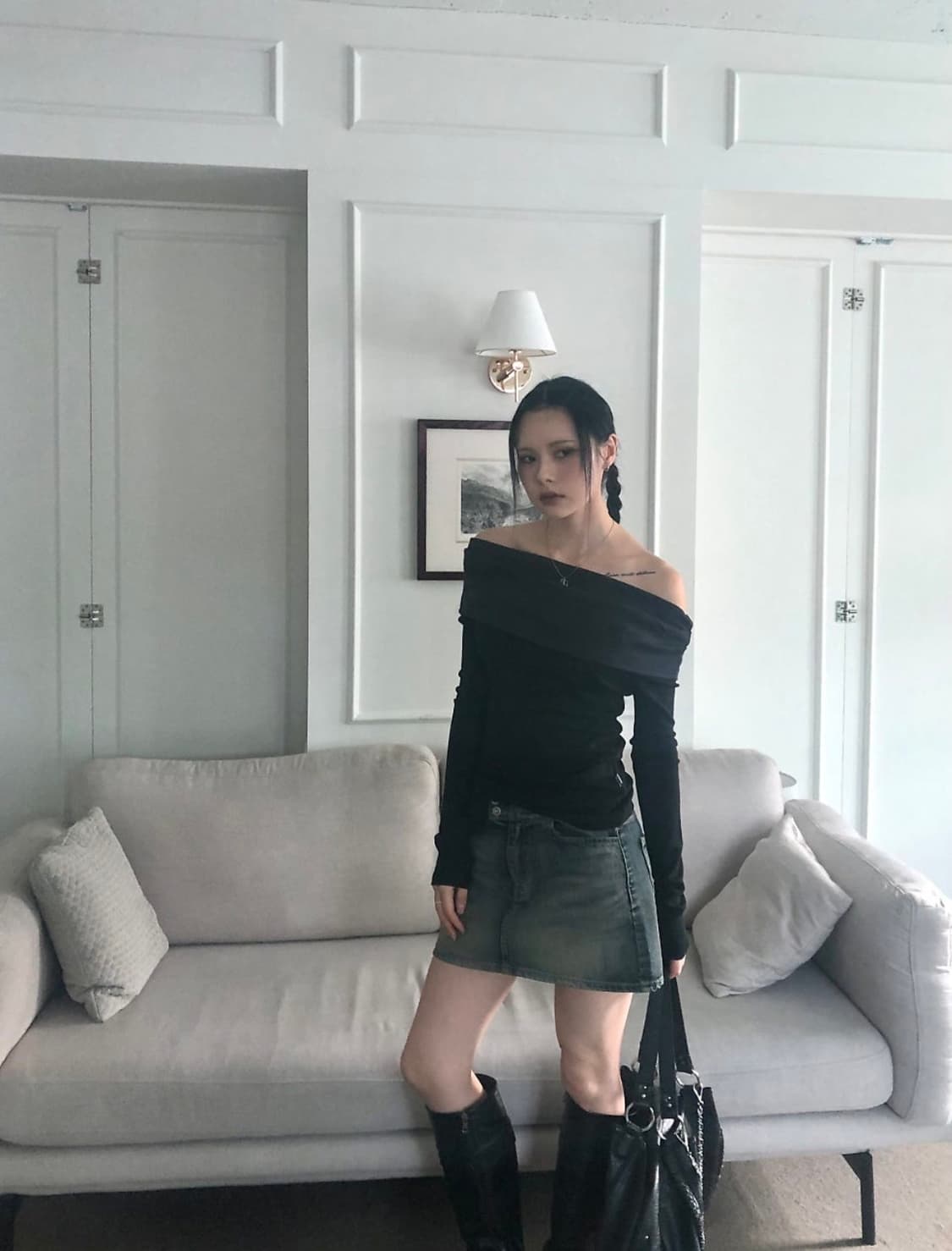 애즈온 데이지 오프숄더 티 블랙 상품이미지3