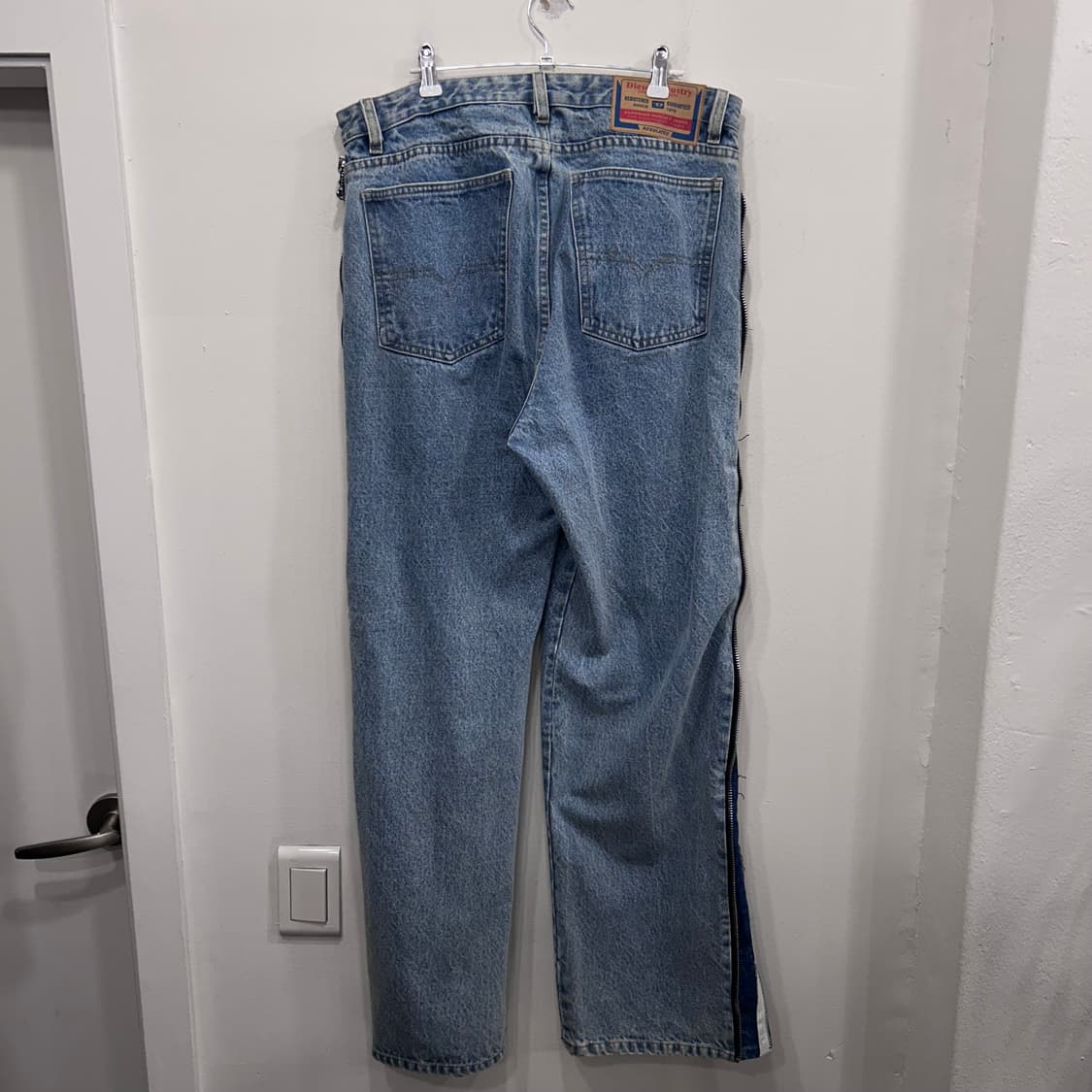 디젤 인더스트리 3중 지퍼 와이드핏 데님 팬츠 상품이미지5