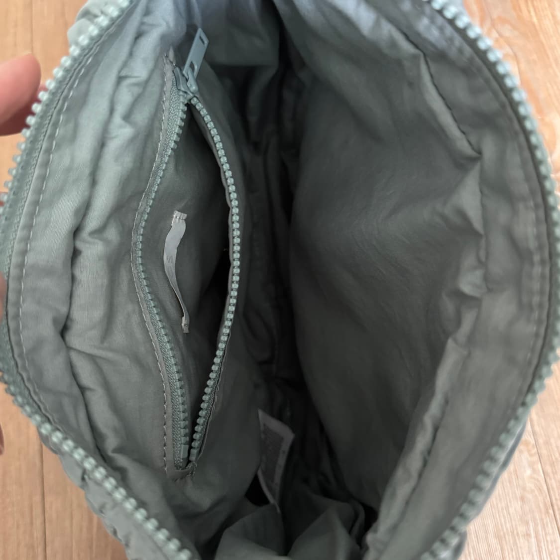 Cos 코스 퀼티드 미니백 더스티그린 가방 숄더백 상품이미지4