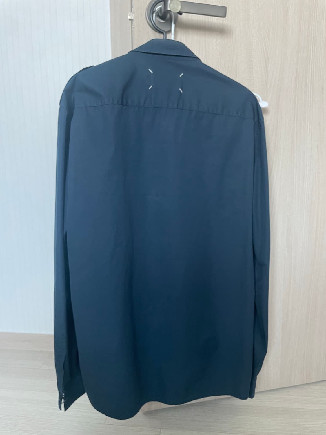 마르지엘라 히든버튼 견장 셔츠 상품이미지2