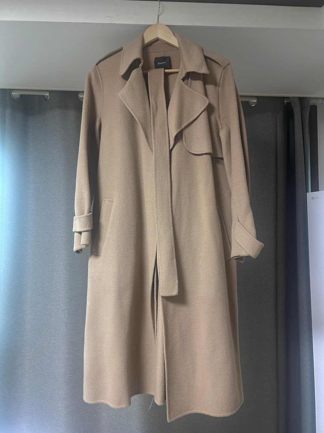 띠어리 베이지 코트 상품이미지1