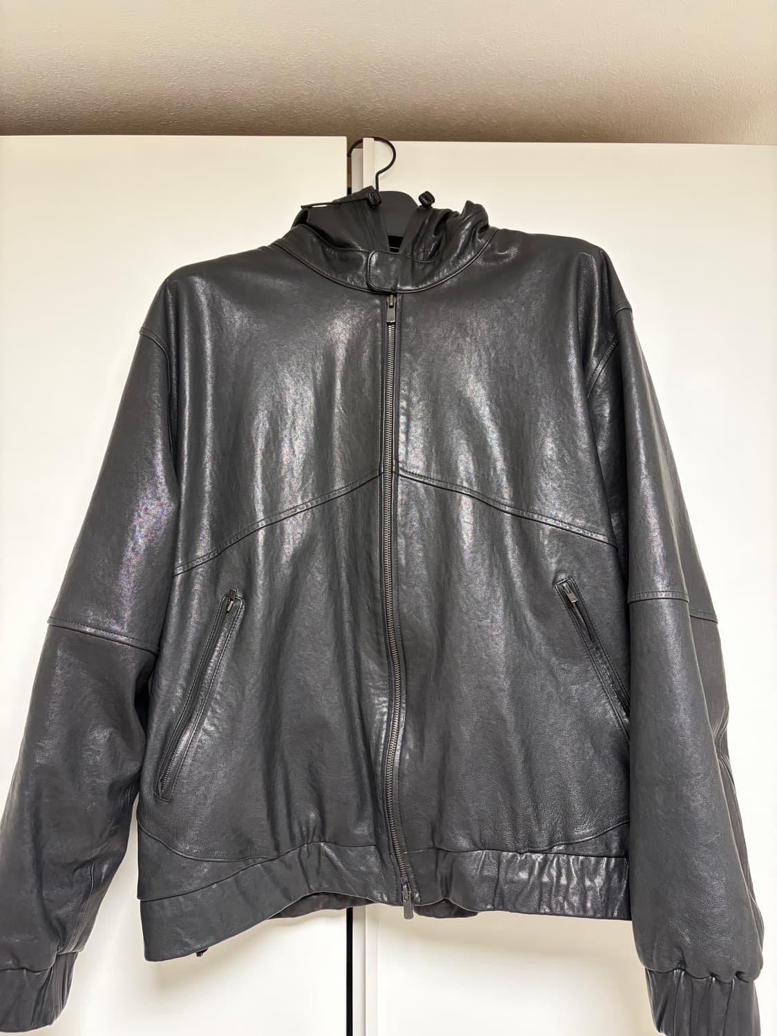 [3] 해칭룸 램스킨 레더 후드 블랙 상품이미지1