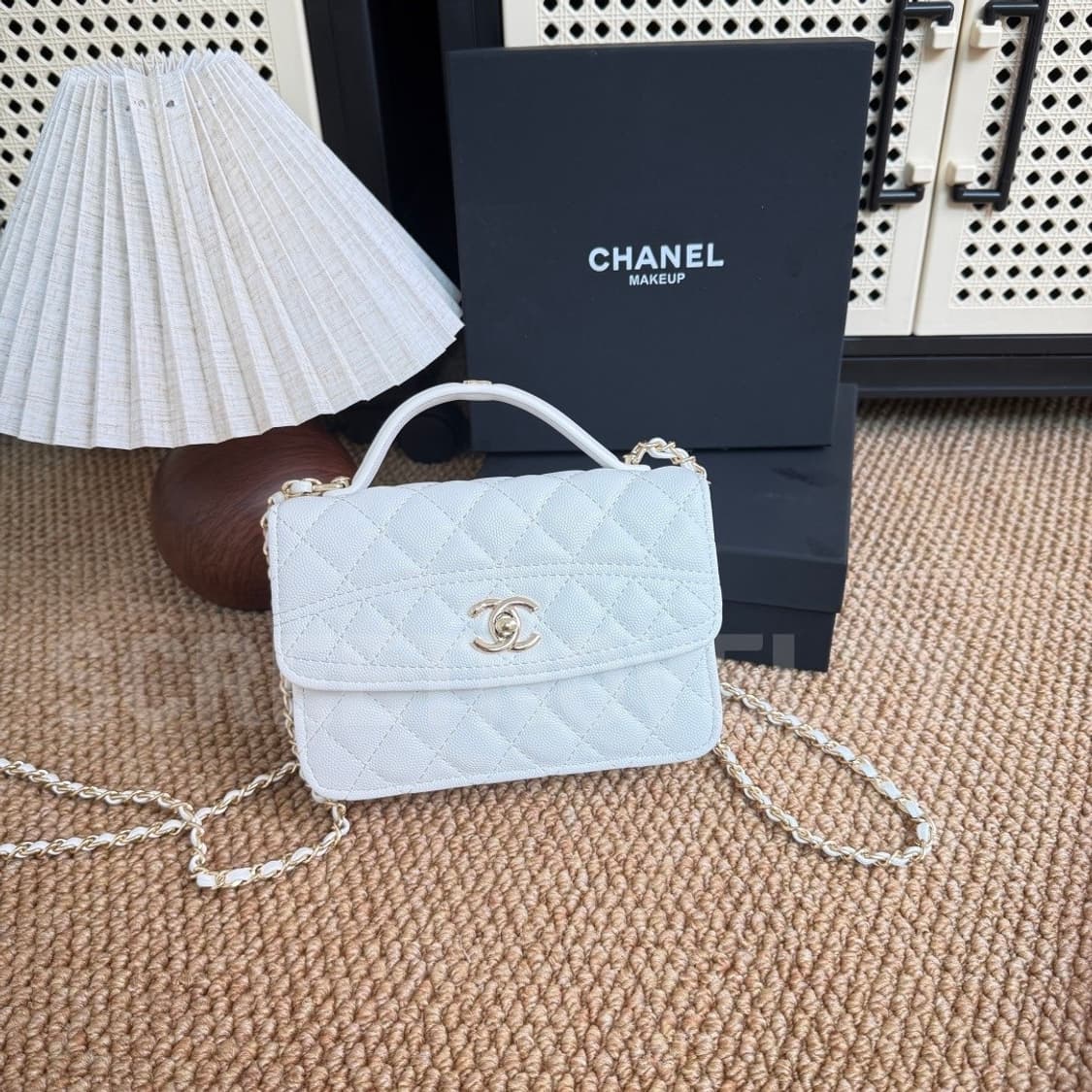 샤넬뷰티 탑핸들 캐비어 백팩 3WAY백 VIP 화이트 상품이미지1