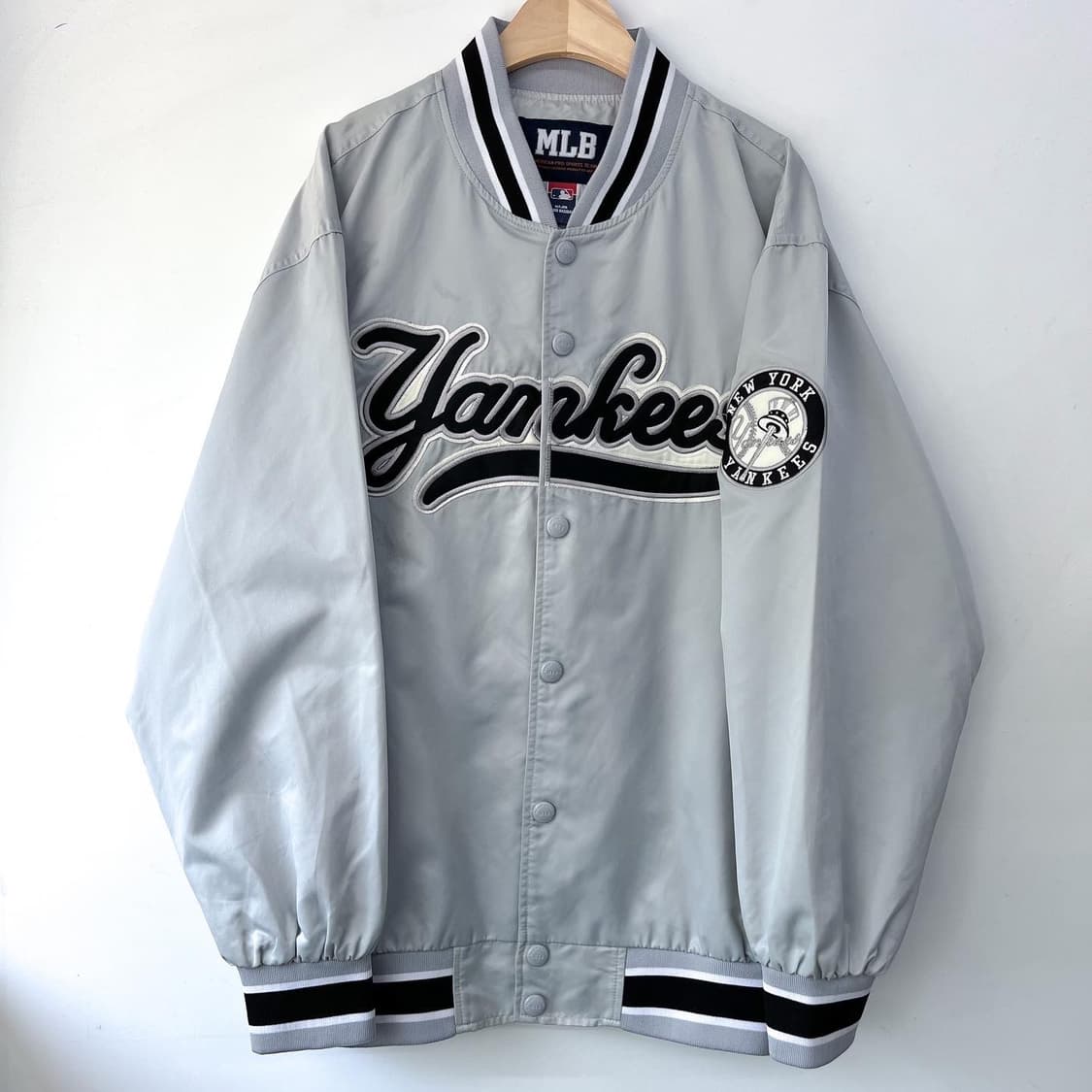 MLB 2001 뉴욕 양키즈 스펠아웃 나일론 바시티자켓 상품이미지3