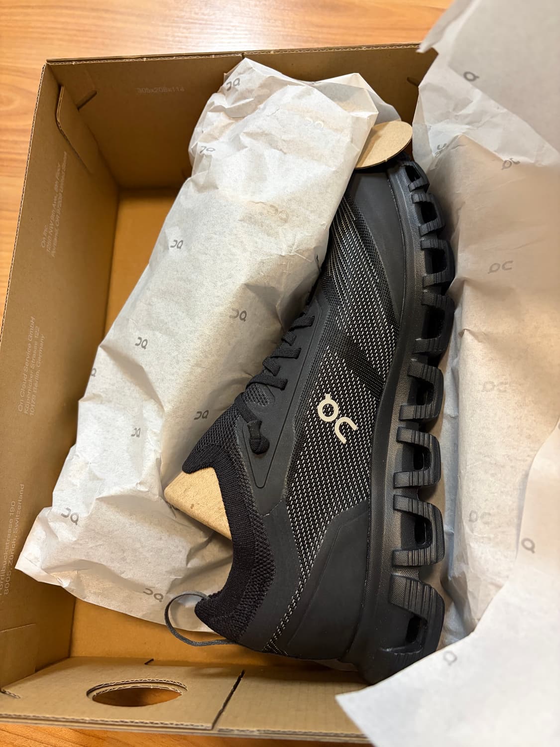 온러닝 클라우드 6 버사 235 새상품 상품이미지1