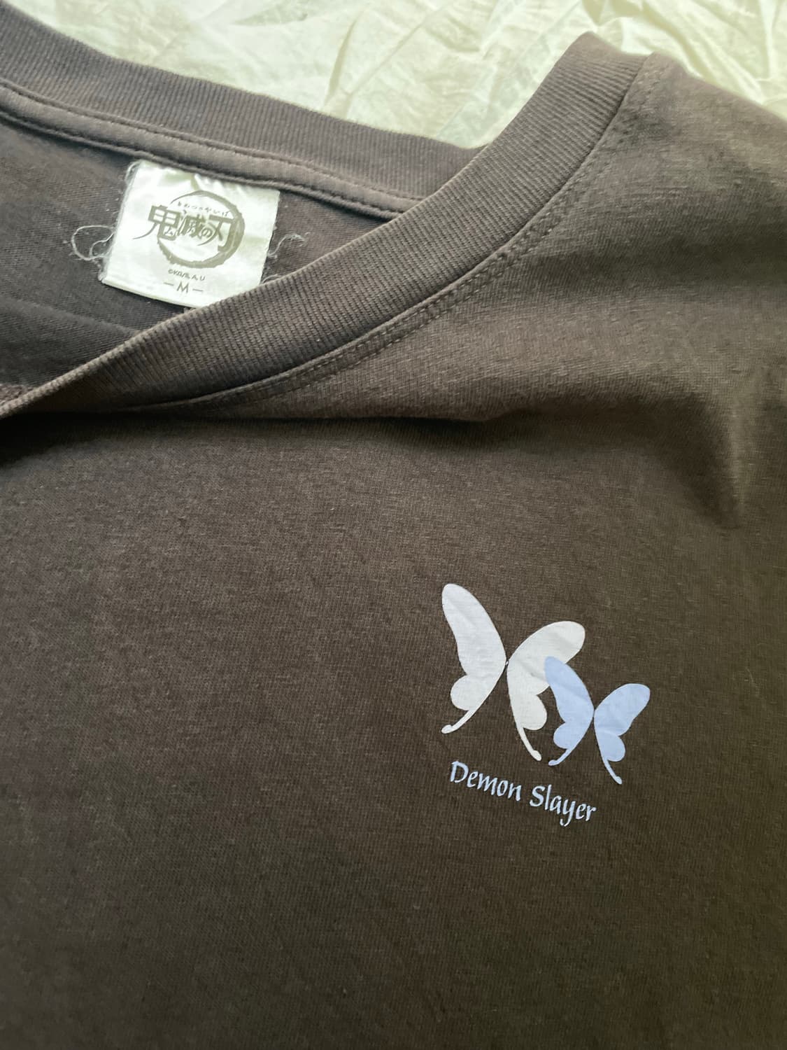     Demon Slayerx귀멸의 칼날 나비 반팔 티셔츠 상품이미지2