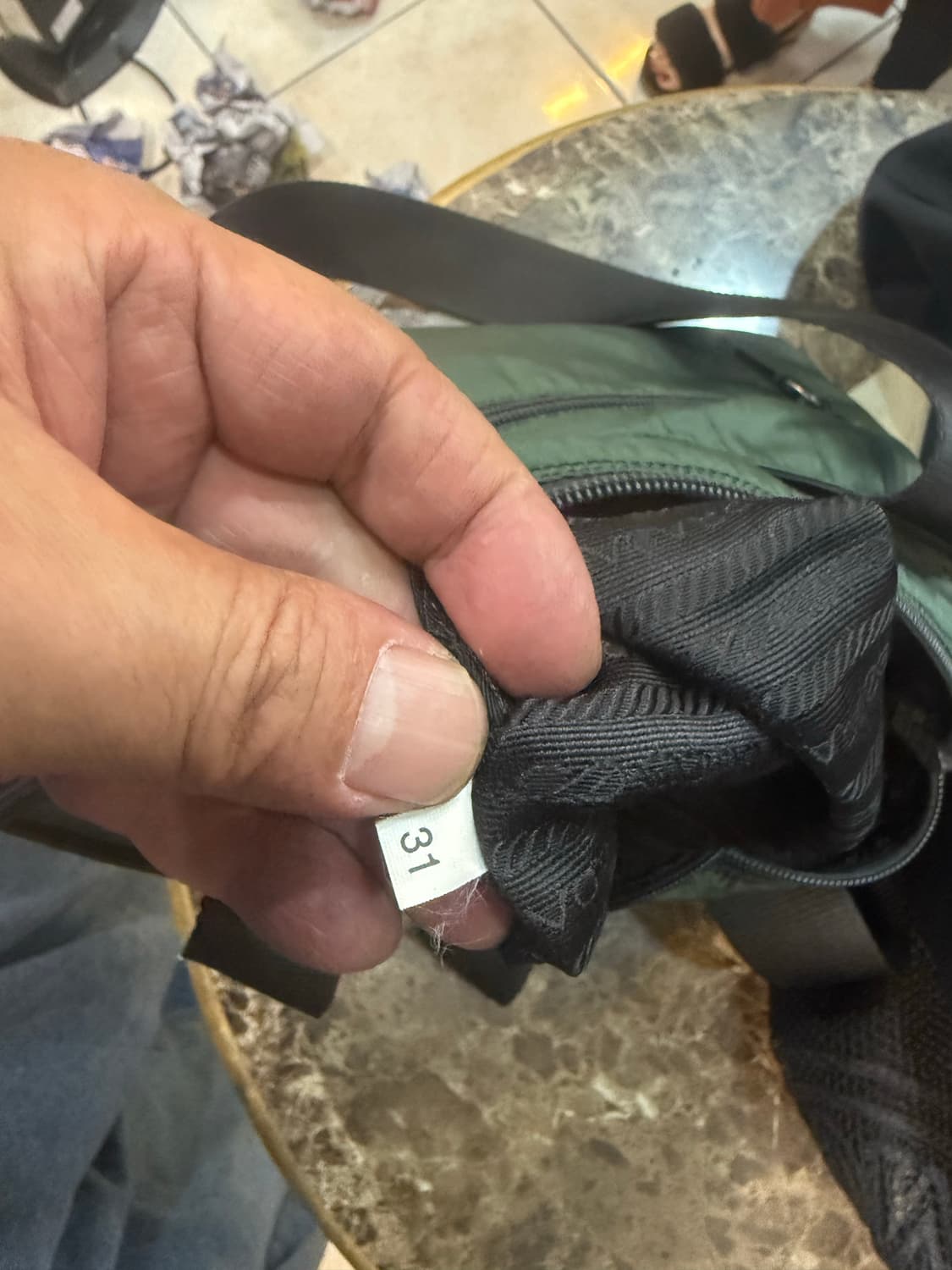 정품 프라다 나일론 숄더백 팝니다 상품이미지10