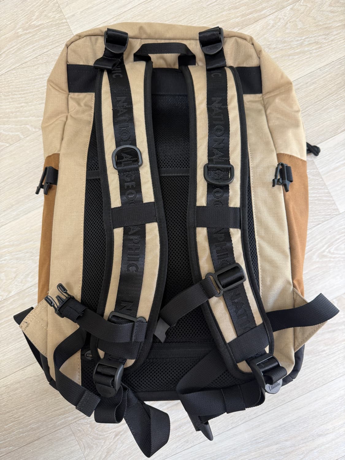 네셔널 지오그래픽 백팩 상품이미지4