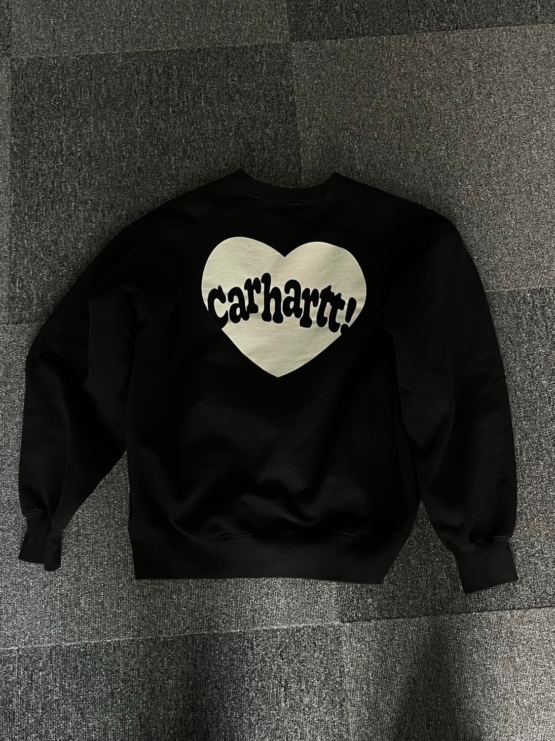 칼하트 윕 아모르 맨투맨 상품이미지1